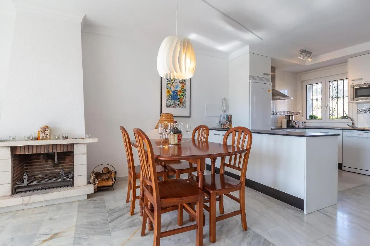 Lovely Townhouse 푸엔히롤라 0*,