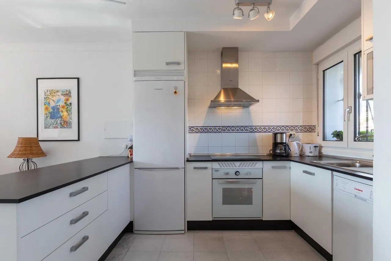 Lovely Townhouse 푸엔히롤라